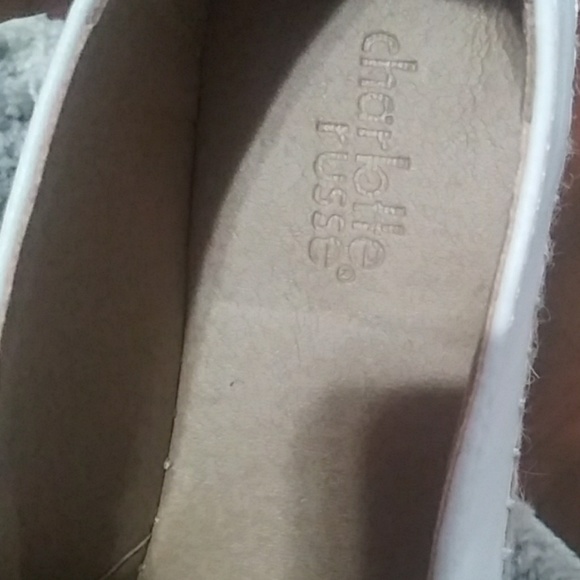 Shose - Picture 2 of 3